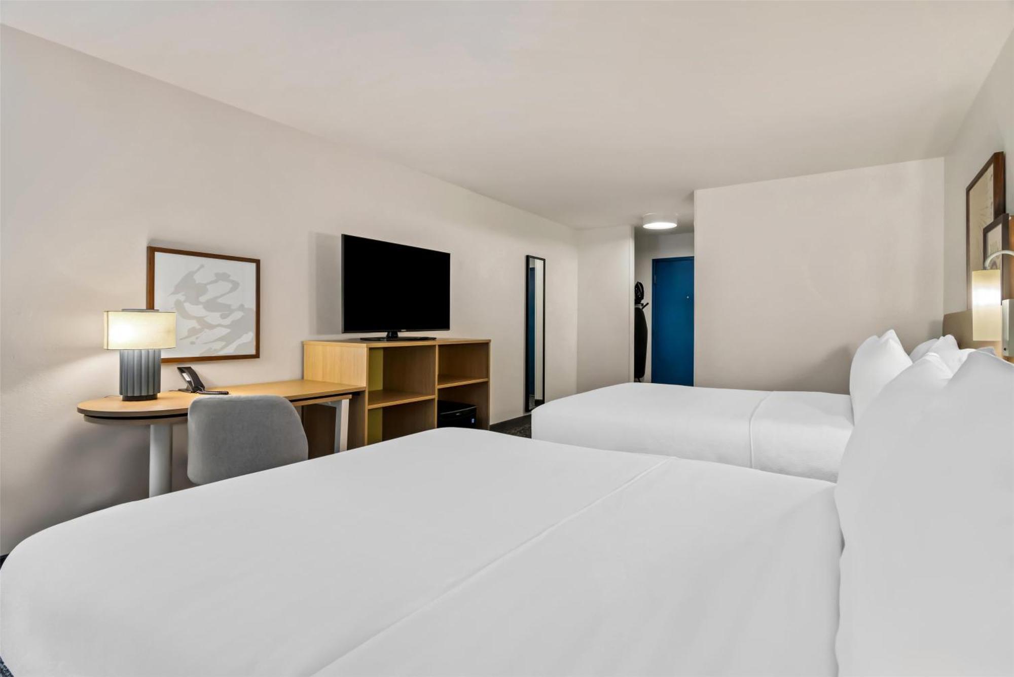 Inn & Suites Мерріллвілл Екстер'єр фото