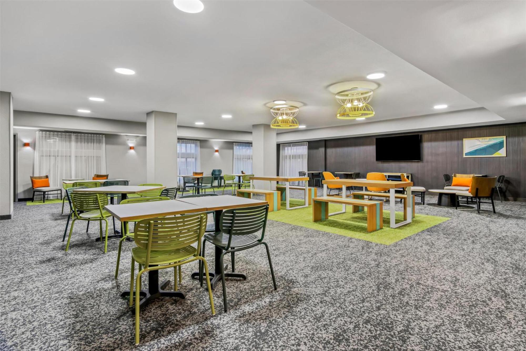 Inn & Suites Мерріллвілл Екстер'єр фото