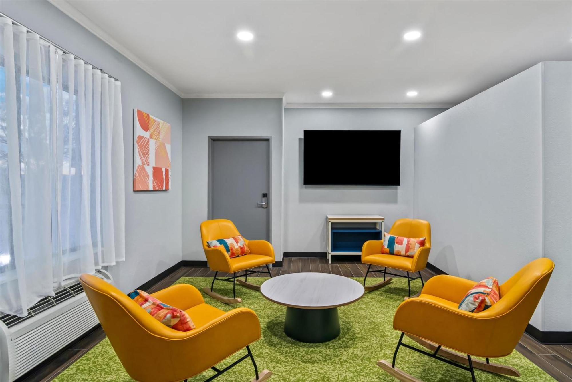 Inn & Suites Мерріллвілл Екстер'єр фото
