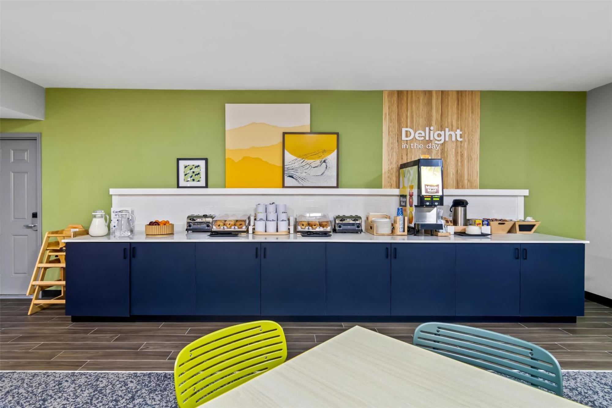 Inn & Suites Мерріллвілл Екстер'єр фото