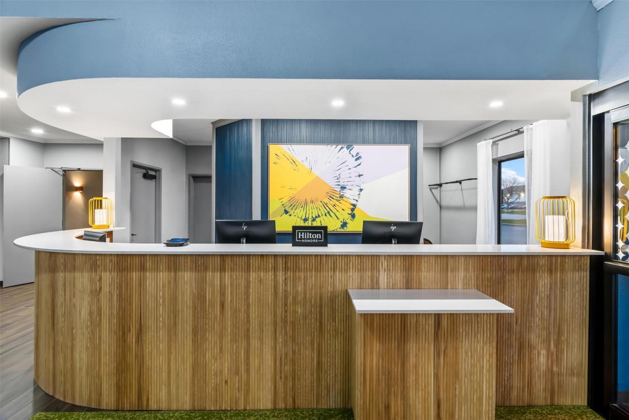 Inn & Suites Мерріллвілл Екстер'єр фото